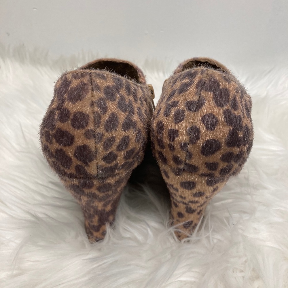 Conuts Ankle Boots For Women’s Size 7.5. - Picture 4 of 8